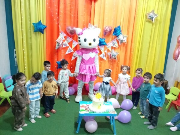 Hello Kitty - Image 2